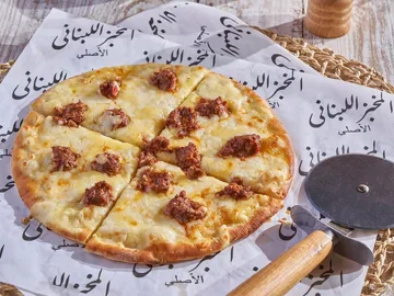 منقوشة كيري مع سجق